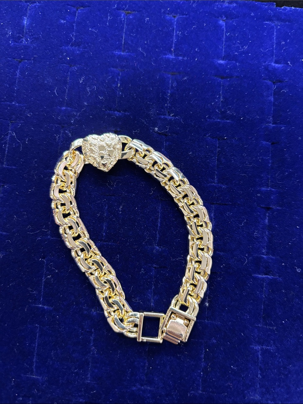 Gold Heart Link Bracelet for Women - Classic Gold Chain